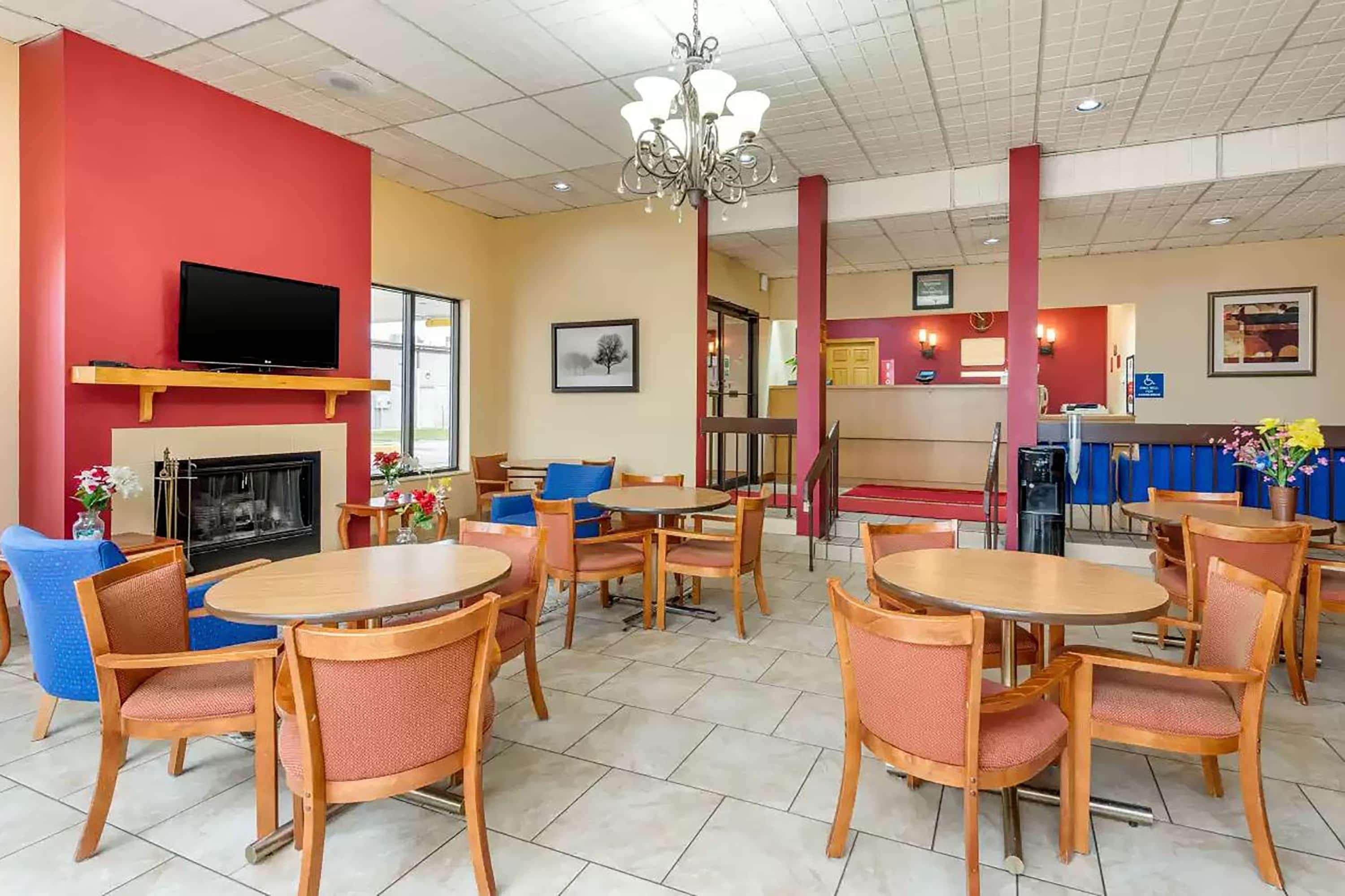 Days Inn By Wyndham Perrysburg Toledo Eksteriør billede