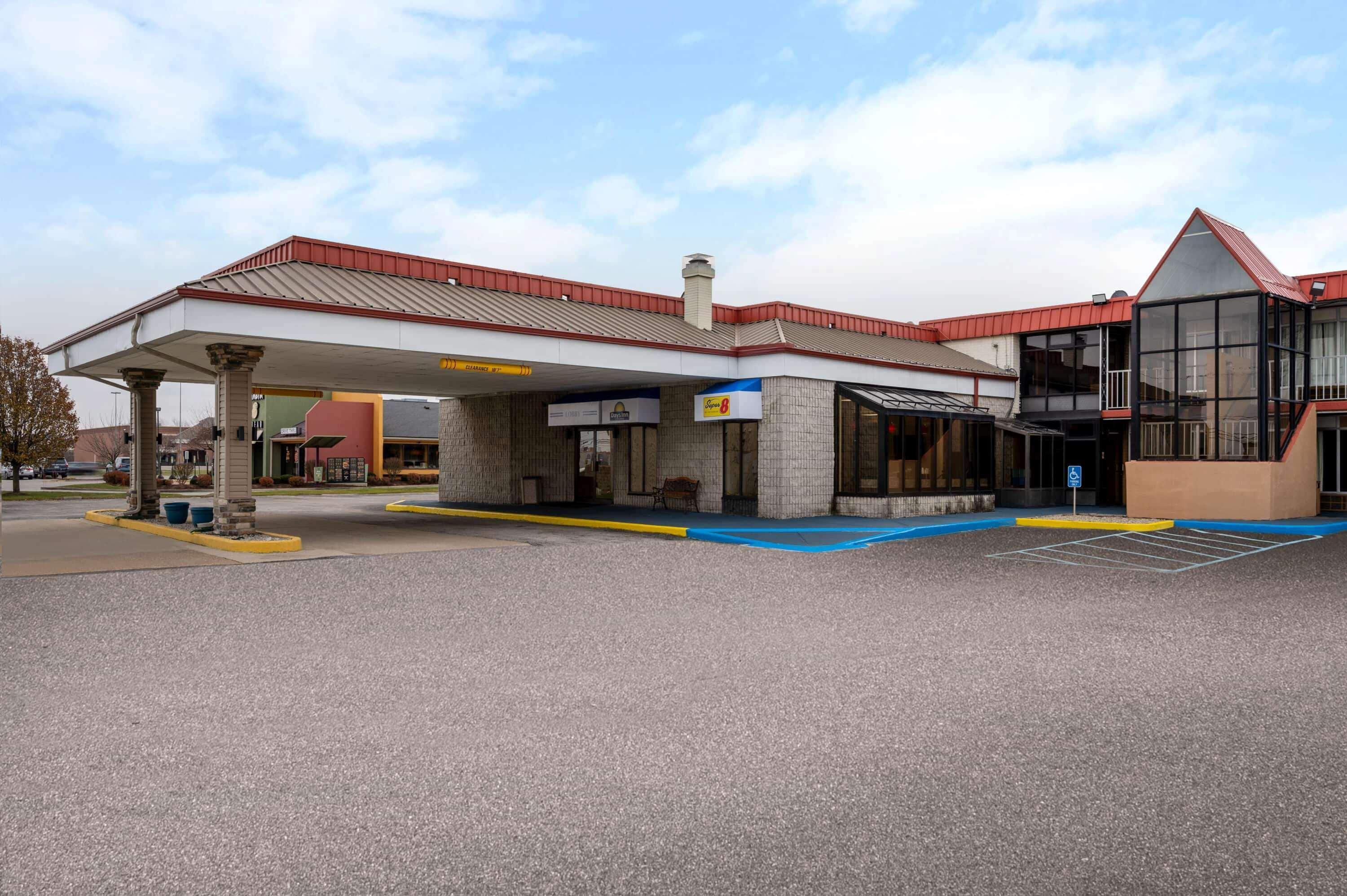 Days Inn By Wyndham Perrysburg Toledo Eksteriør billede